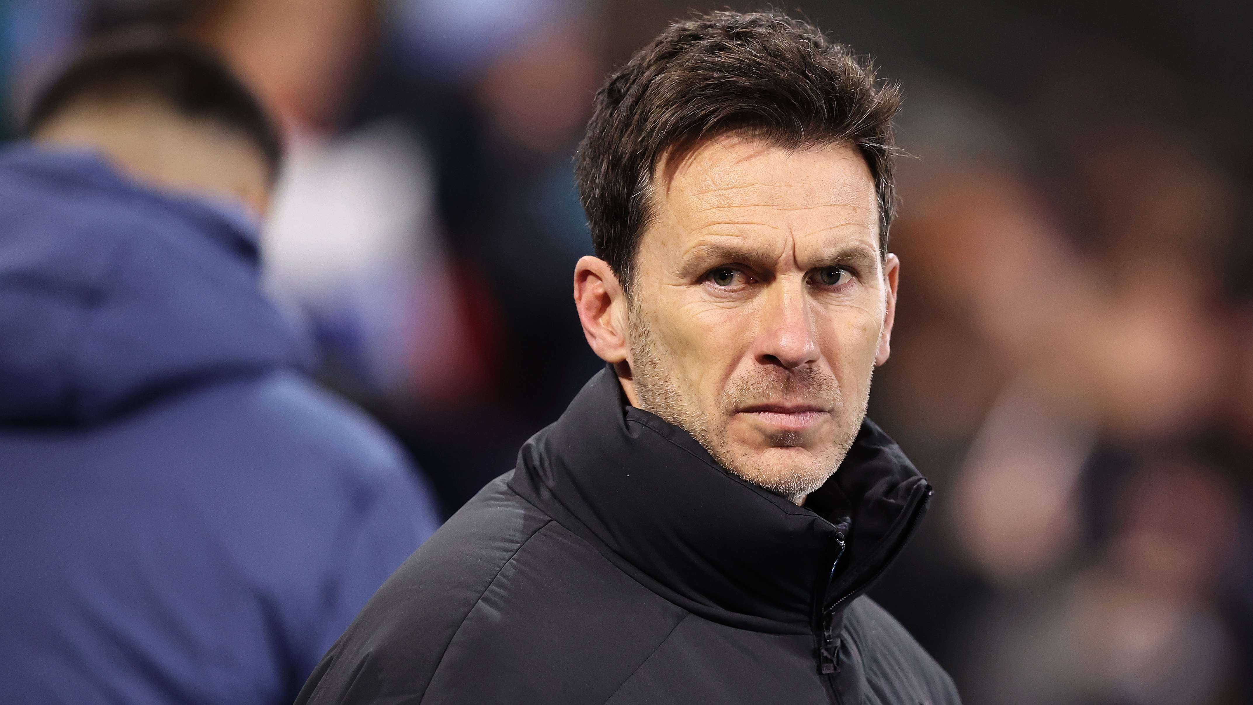 背后并没有 背后并没有